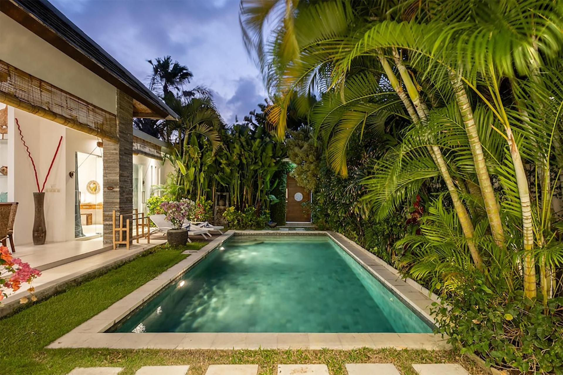 Villa Lotus By Optimum Bali Villas 塞米亚克 外观 照片