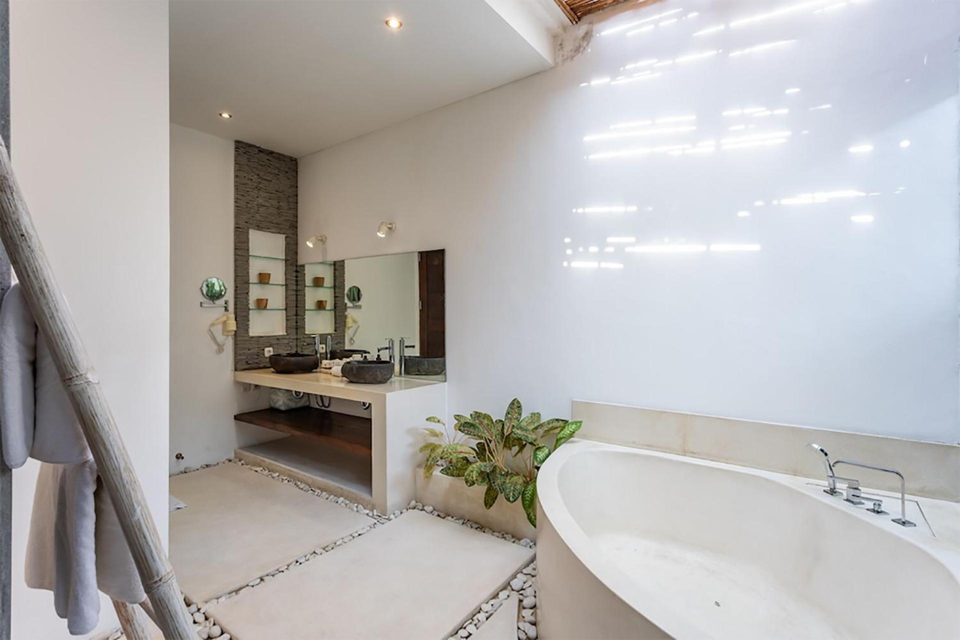 Villa Lotus By Optimum Bali Villas 塞米亚克 外观 照片